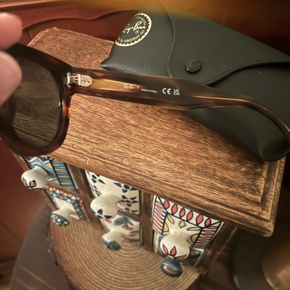 Ray-Ban Mega Hawkeye Sunglasses - Picture 4 of 7